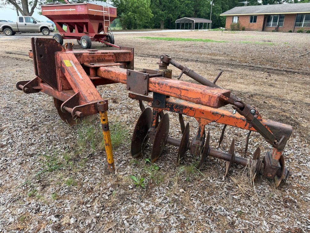 ** United Farm Tools Levee Plow INV# 48762