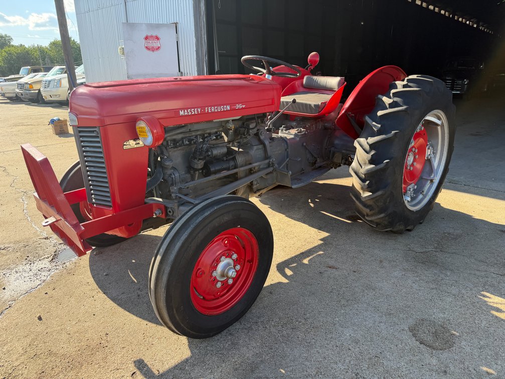 INOP Massey Ferguson  TO-35  Tractor