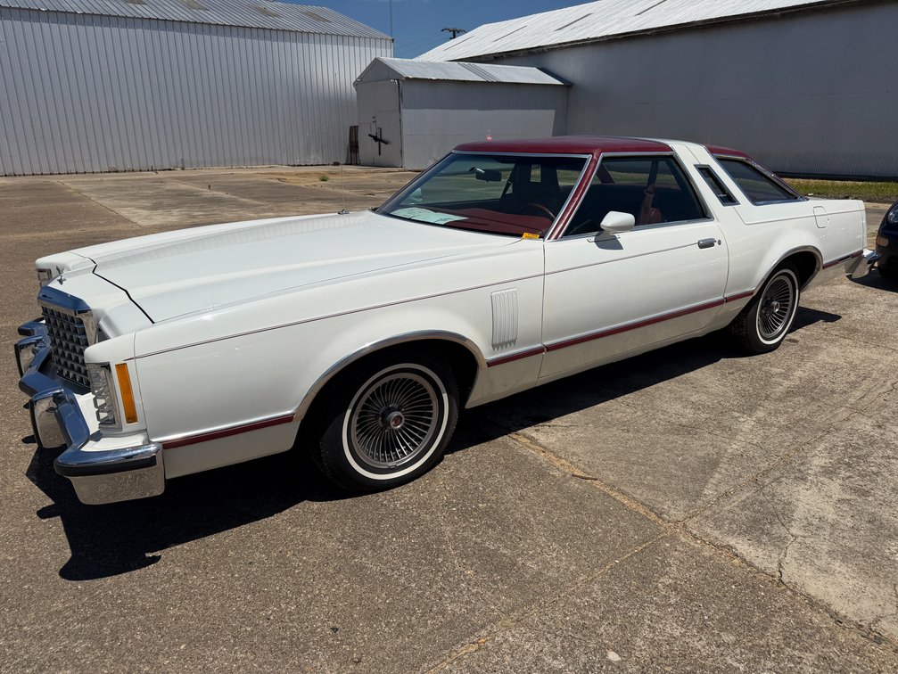 1978 Ford  Thunderbird Coupe VIN: 8G87H267283