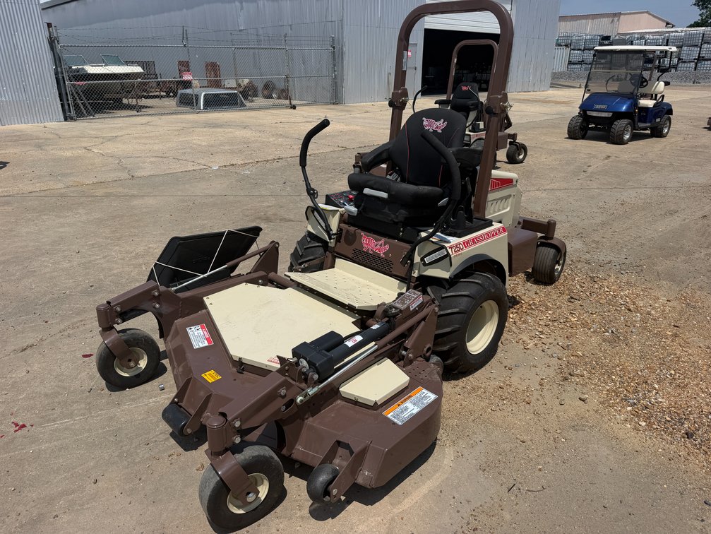 2023 Grasshopper 725DT6 61" Zero Turn Mower *NEVER MOWED GRASS!*