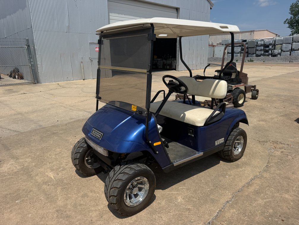 2009 EZ GO Gas-Powered Golf Cart