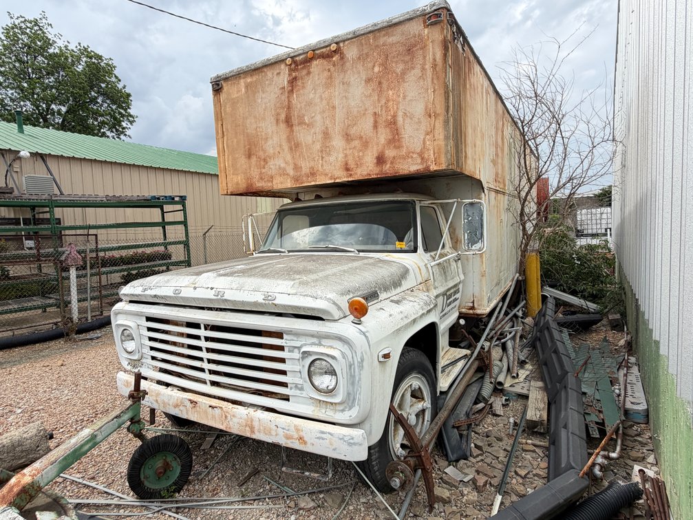 INOP 1975 Ford 600 S/A Moving Truck (TRUCK ONLY) VIN:F61EVV80345