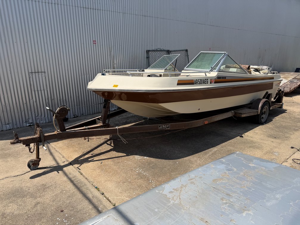 Viking 180 18' Ski Boat w/ Trailer