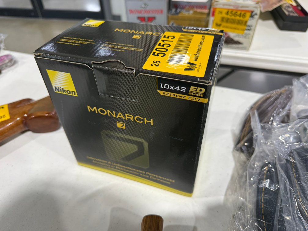 Unused Nikon Monarch 7 Binoculars INV#50515
