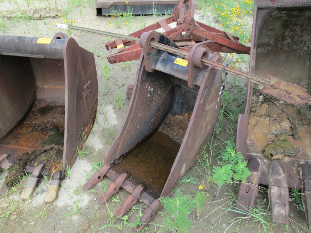 Cat 16" Excavator Bucket INV#50732
