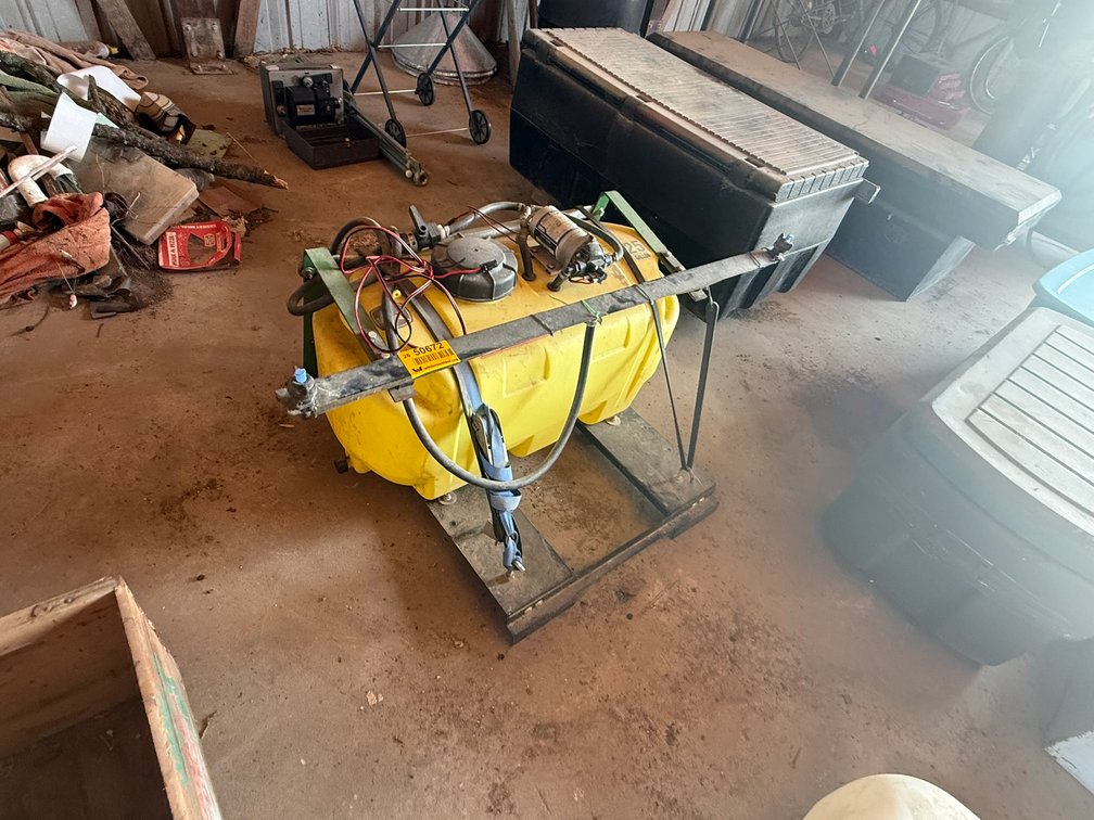 25 Gallon Spray Tank w/ Pump INV#50672