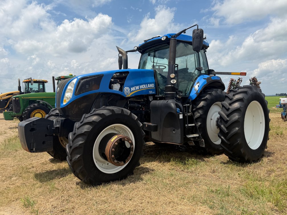 2015 New Holland T8.350 MFWD Tractor ZFRE01147 INV#51848