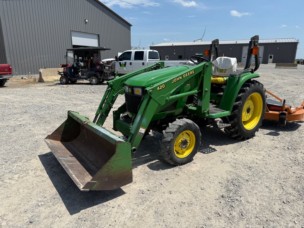 2000 John Deere 4200 MFWD Tractor LV4200H322096 INV#51398