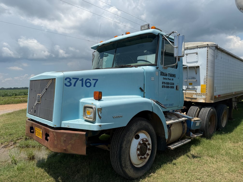 1997 Volvo WG Daycab T/A Truck Tractor 4VGJDBGF7VN856296 INV#51888