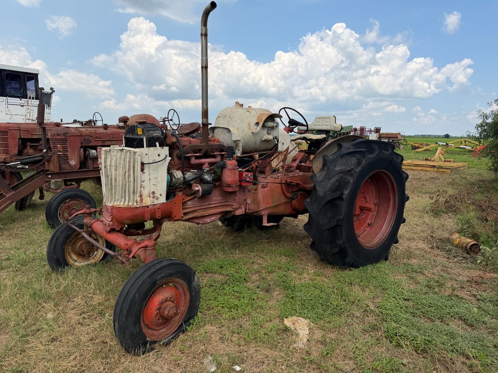 *INOP J.I. Case 830 Tractor 2012729 INV#51894
