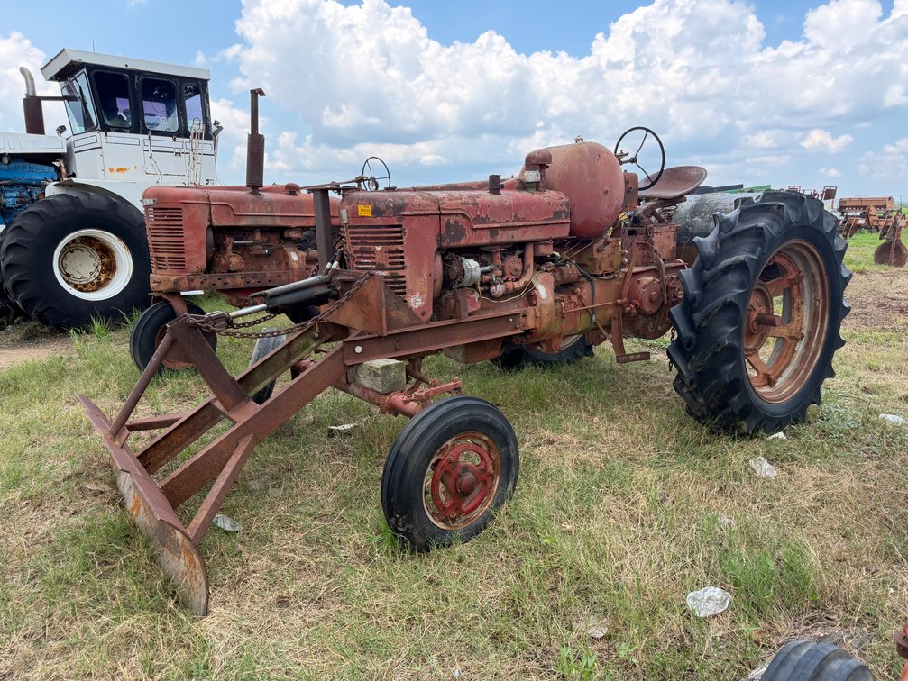1953 Farmall Super M Tractor F51197CJ INV#51895