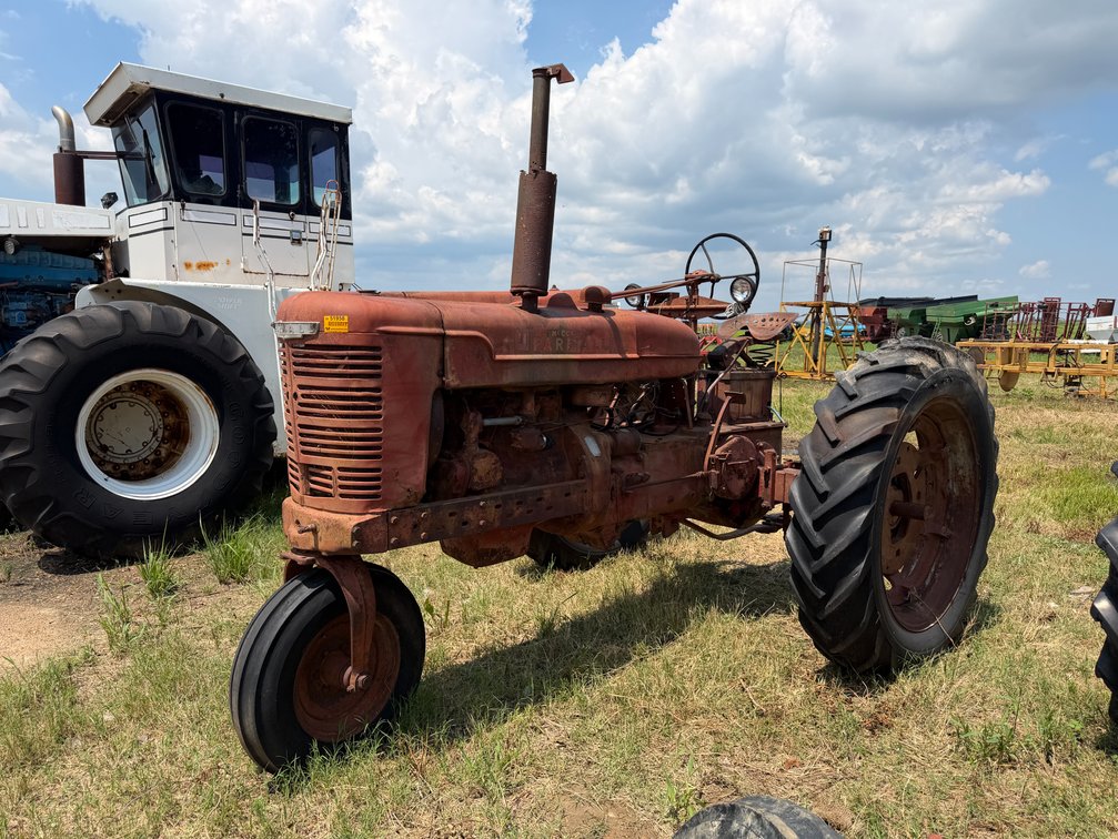 *INOP Farmall M Tractor FBK279986 INV#51958