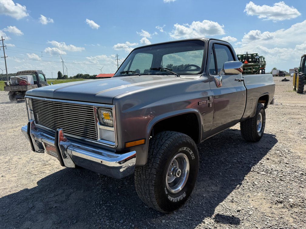 1985 Chevrolet Custom Deluxe 4x4 Single Cab Pickup 1GCEK14H8FF323532 INV#51379
