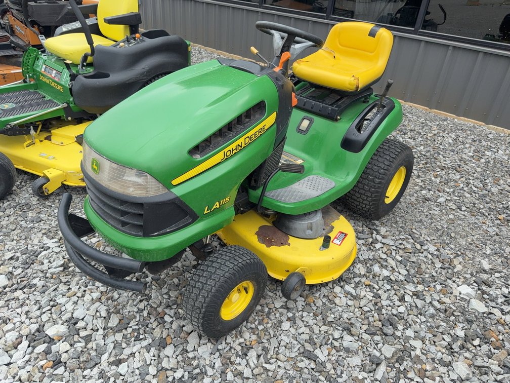 John Deere LA115 Riding Mower GXA115A306678 INV#49683