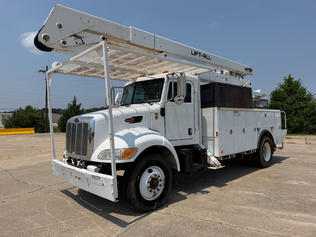 **2007 Peterbilt 335 Daycab S/A Bucket Truck 2NPLHZ7X17M687623 INV#40381