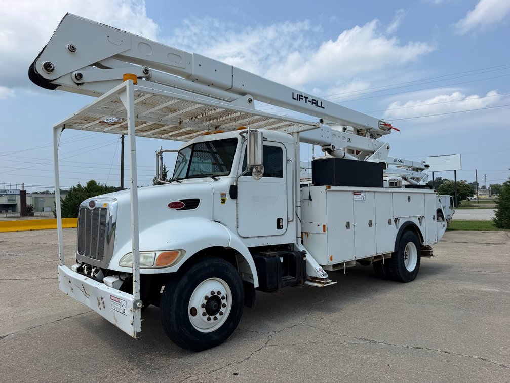 **2007 Peterbilt 335 Daycab S/A Bucket Truck 2NPLHZ7X27M687842 INV#40382