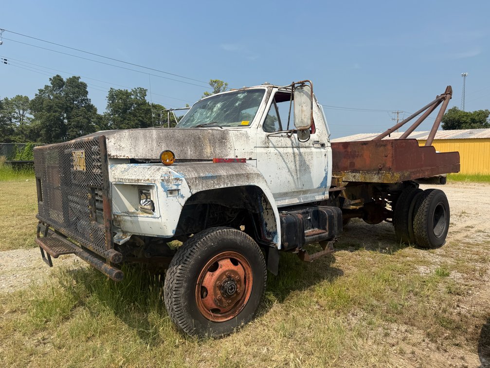 *INOP 1985 Ford F700 4x4 Single Cab Wrecker Truck 1FDNF77H7FVA29687 INV#53237