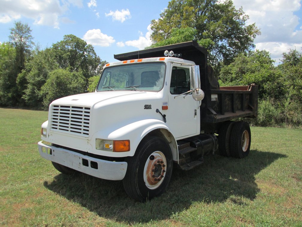 2001 International 4700 Single Cab S/A Dump Truck 1HTSCAAL41H373305 INV#53987