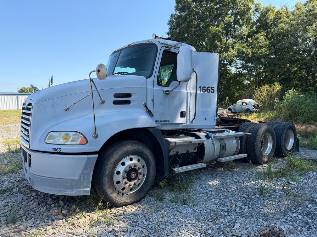 2011 Mack CXU613 Daycab T/A Truck Tractor 1M1AW02Y2BM014113 INV#54431