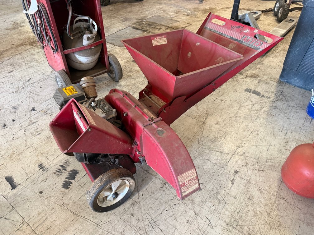 MTD Yard Machines 5hp Chipper/Shredder INV#54438