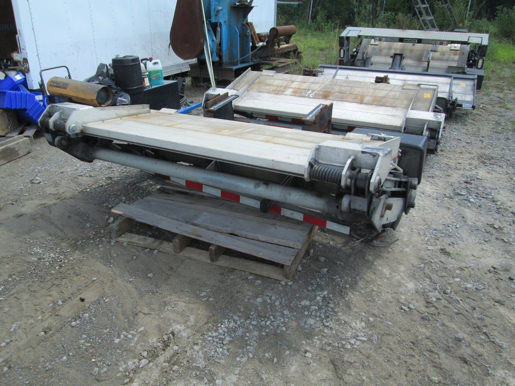 Maxon 79" Lift Gate INV#53927