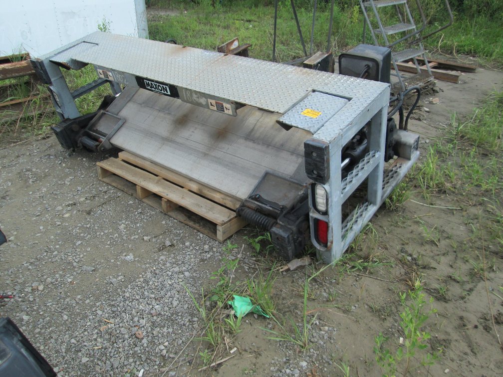 Maxon 75" Lift Gate INV#53924