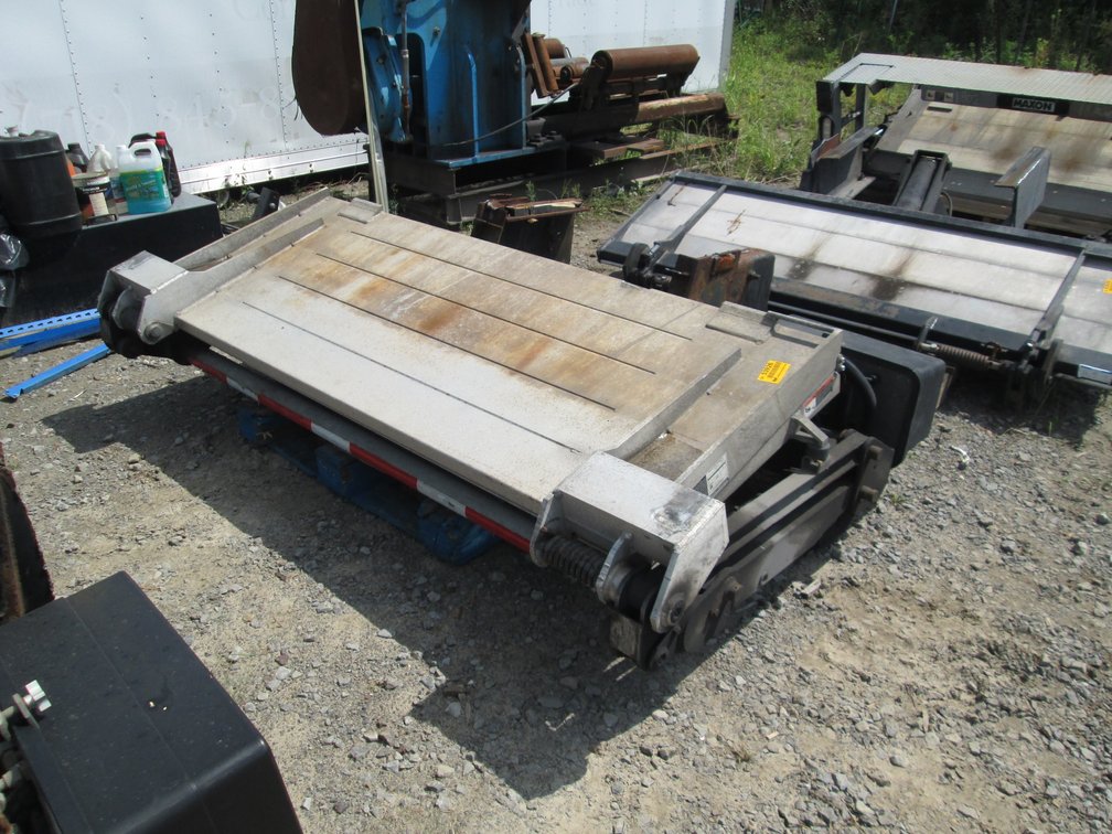 Maxon 79" Lift Gate INV#53926