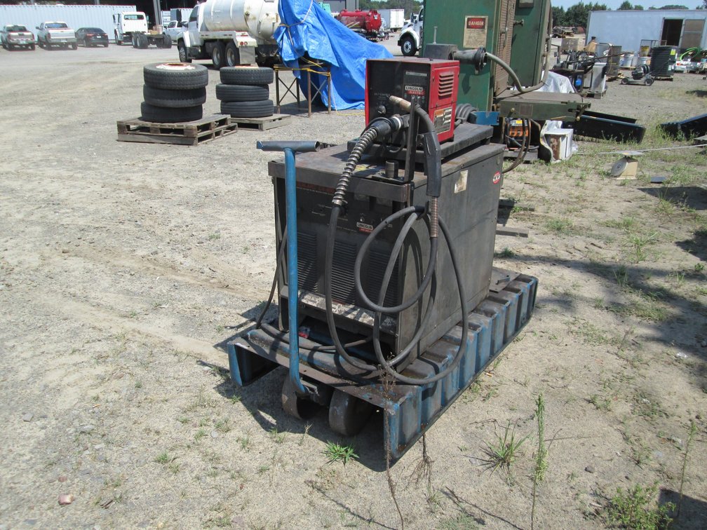 Lincoln Electric Welder U1080702663 INV#53921