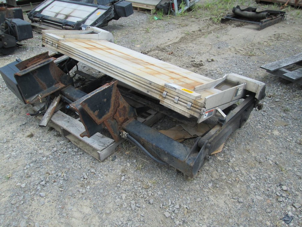 Maxon 80" Lift Gate INV#53940
