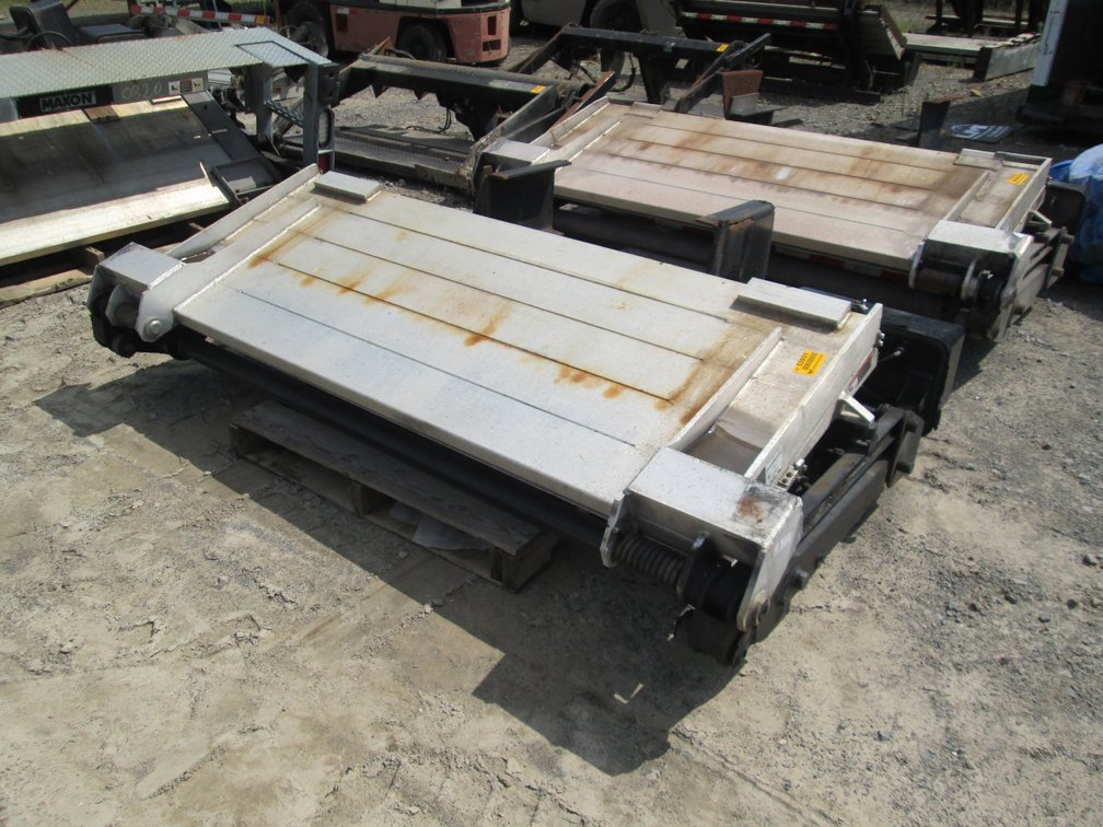 Maxon 79" Lift Gate INV#53931