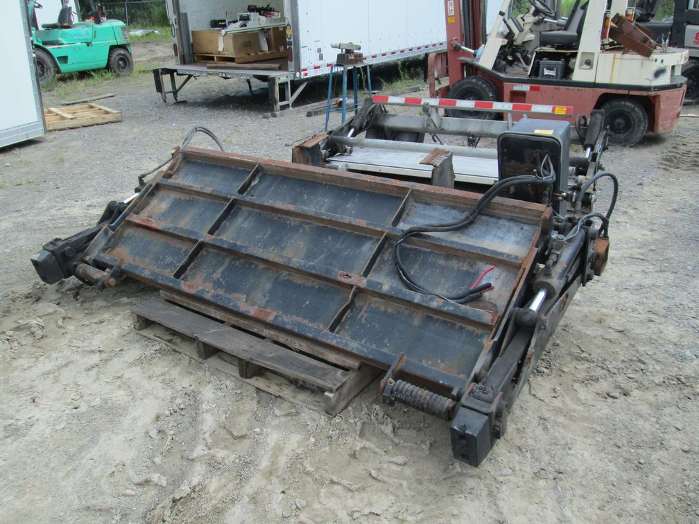 Maxon 86" Lift Gate INV#53933