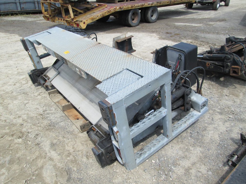 Maxon 76" Lift Gate INV#53932