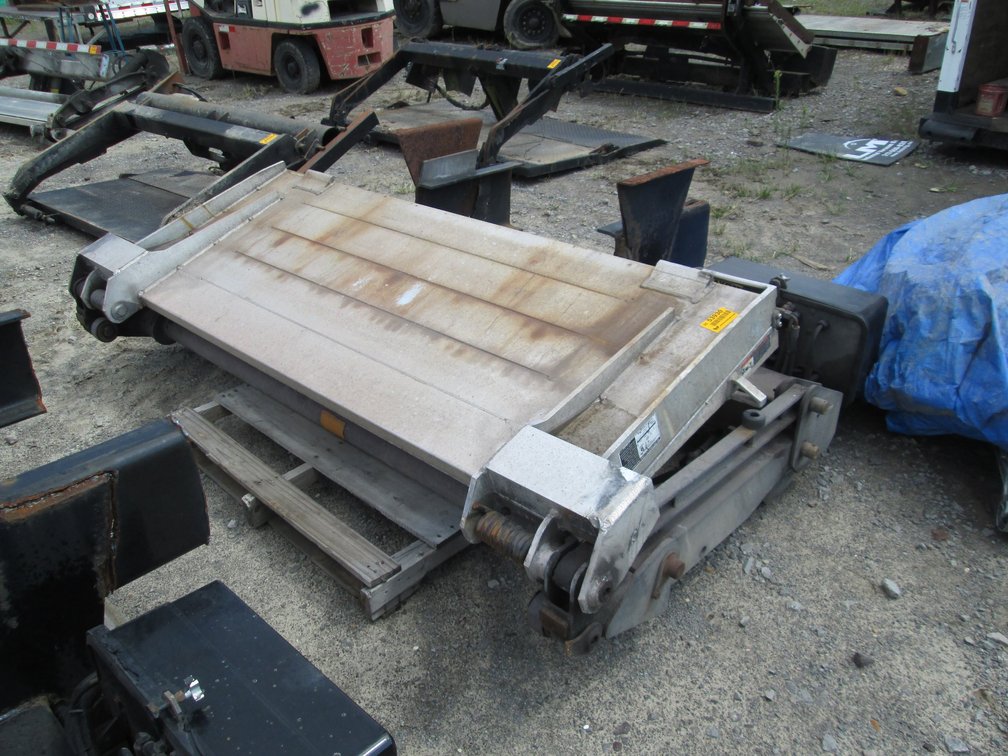 Maxon 79" Lift Gate INV#53930