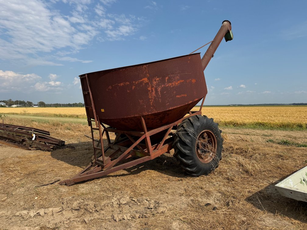 Grain Cart 59-10 INV#54199 Map Location: Field 4