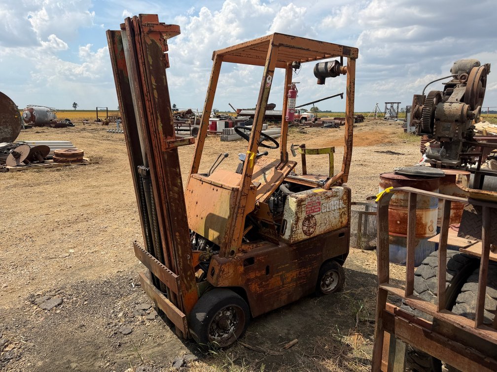 *INOP Clark C500 Cushion Tire Forklift 2356174265 INV#54243 Map Location: Field 7