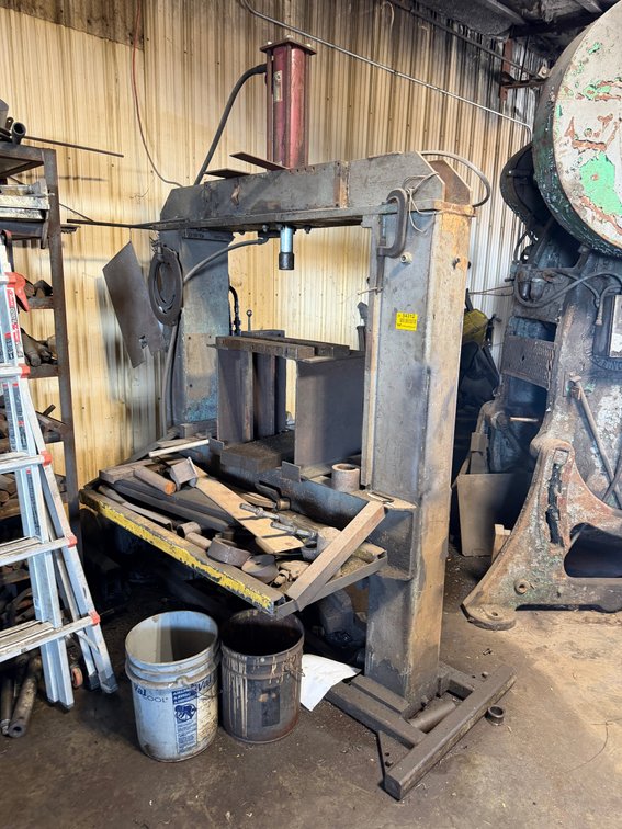 Hydraulic Shop Press INV#54312 Map Location: Shop 2
