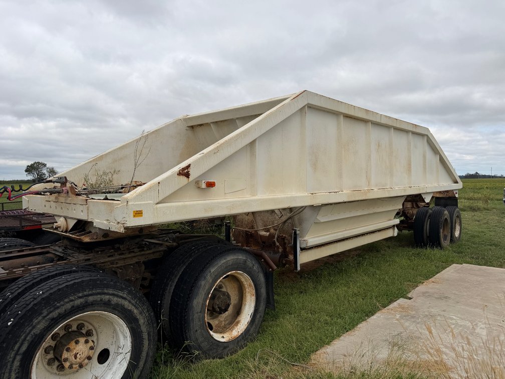 1989 Peerless T/A Steel 33' x 8' Gravel Trailer INV#54392 Location: Site 2