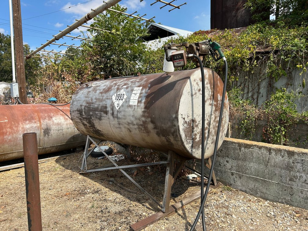 Fair Banks Diesel Tank w/Stand INV#55094
