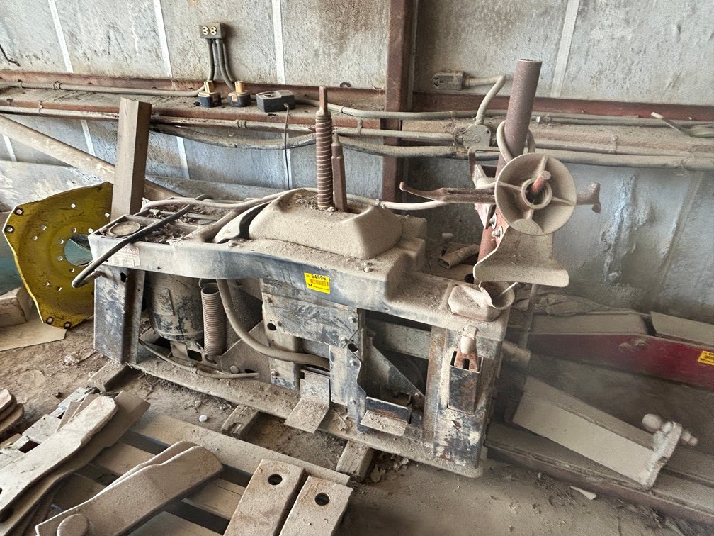 Coats Center-Post Tire Changer 40-40S4694B INV#2654996