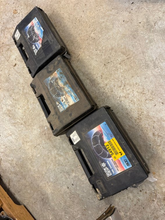 Lot of Tire Chains INV#2654912