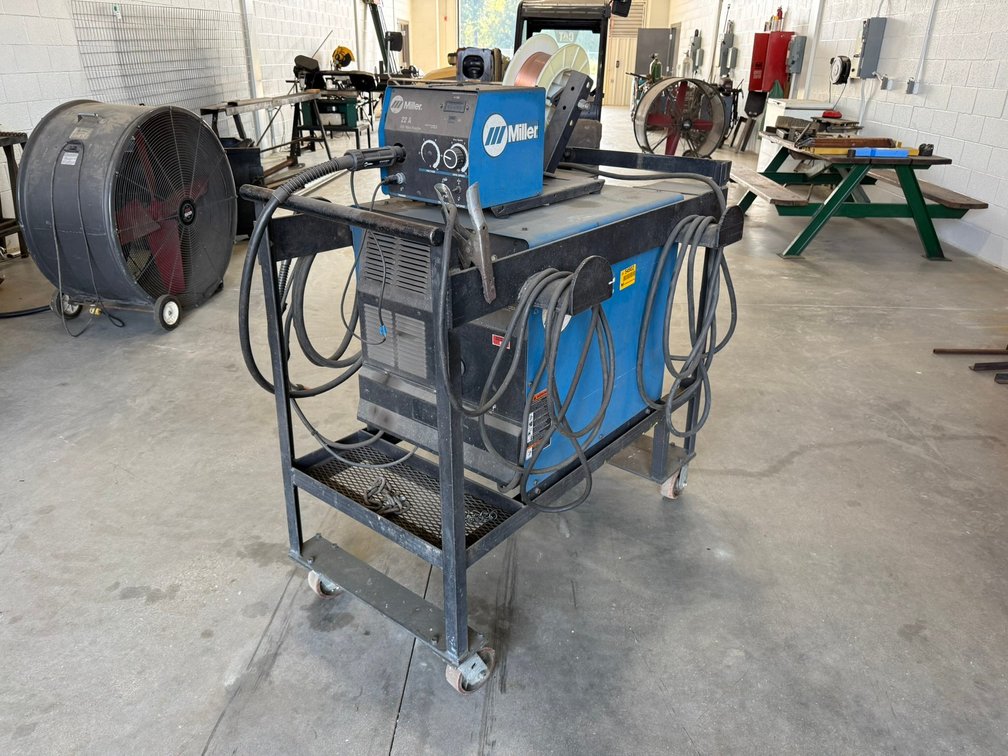 Miller CP-302 Welder LC250862 INV#2654902