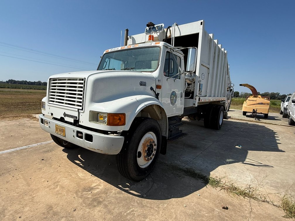2002 International 4700 Daycab S/A Garbage Truck 1HTSCABR52H554241 INV#2654867