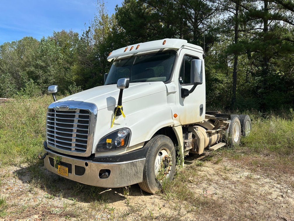 2016 Freightliner Cascadia 125 Daycab T/A Truck Tractor 1FUJGED52GLHE4492 INV#2654950
