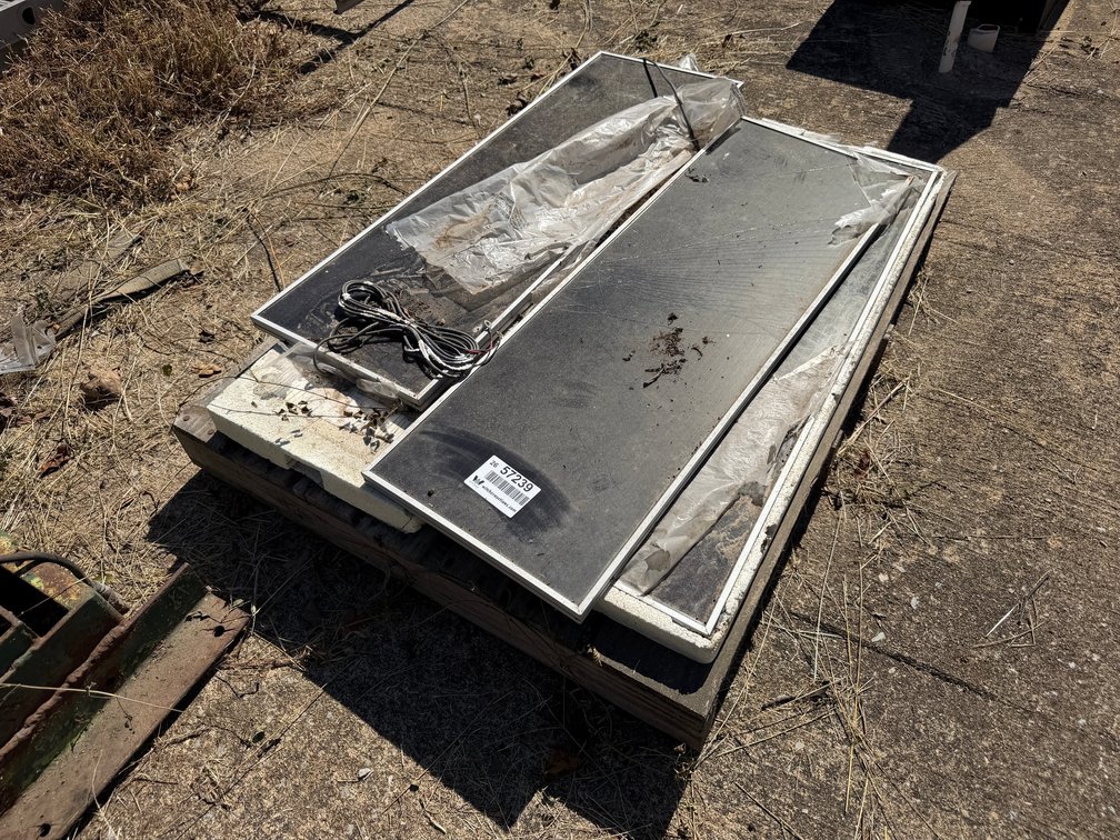 Lot of (4) Solar Panels INV#57239