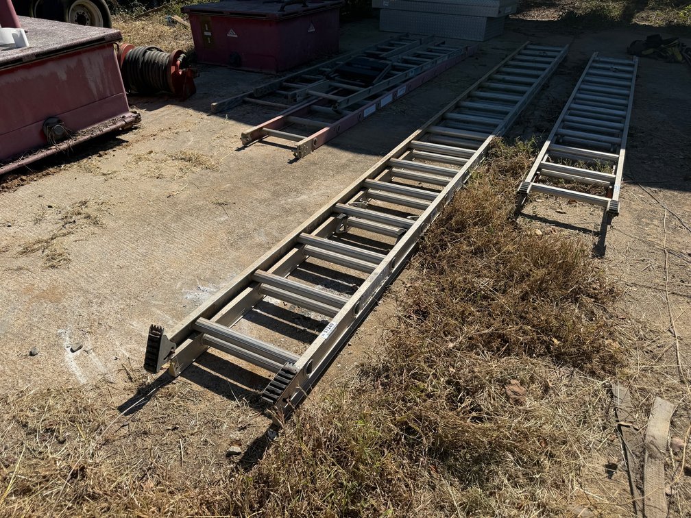 Werner Job Master D1236-2 32' Extension Ladder INV#57249