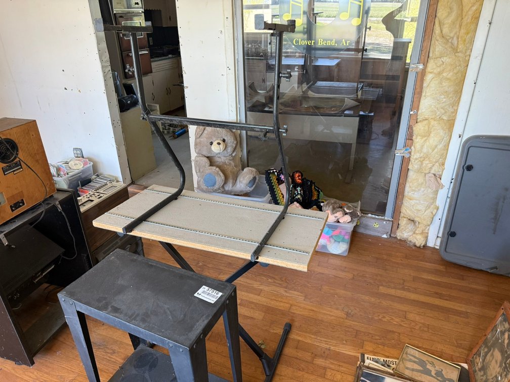 Keyboard Stand, Rack & Stool INV#57516
