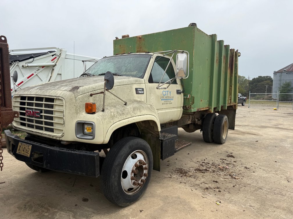 *INOP 1998 GMC C7500 Daycab S/A Grabage Truck 1GDL7H1P7WJ519418 INV#10597