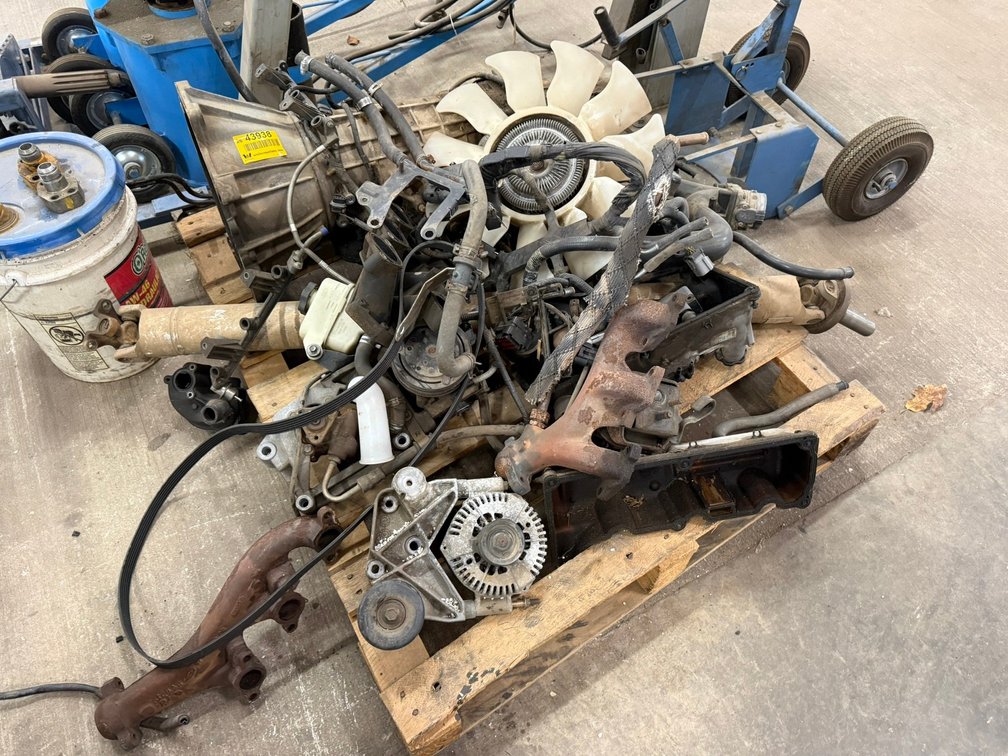 Lot of Miscellaneous Car Parts INV#43938
