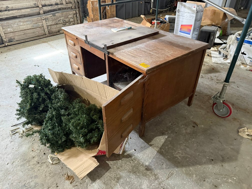 Desk INV#46827