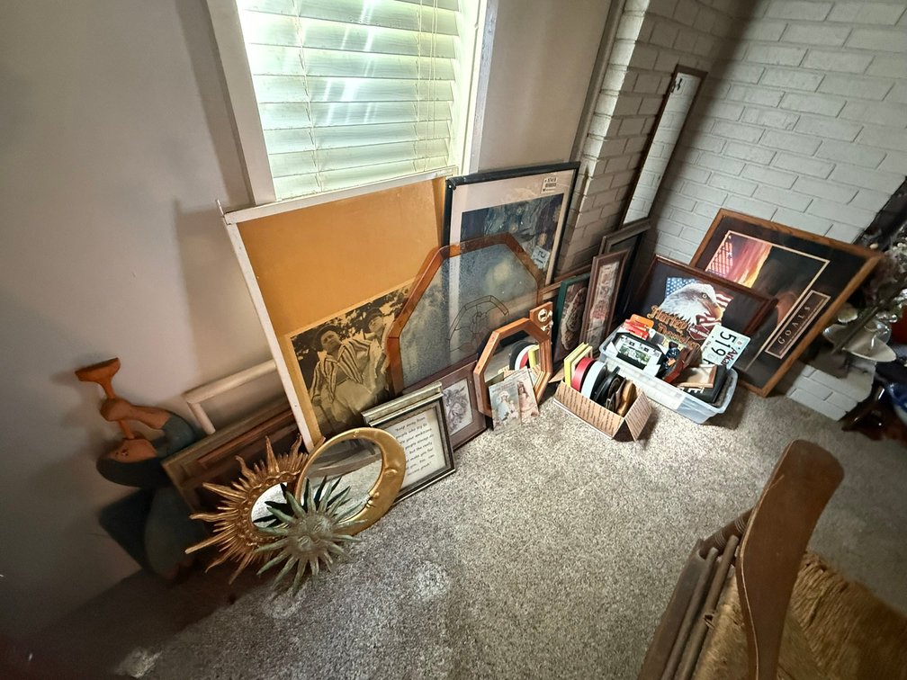 Lot of Wall Decor INV#57418